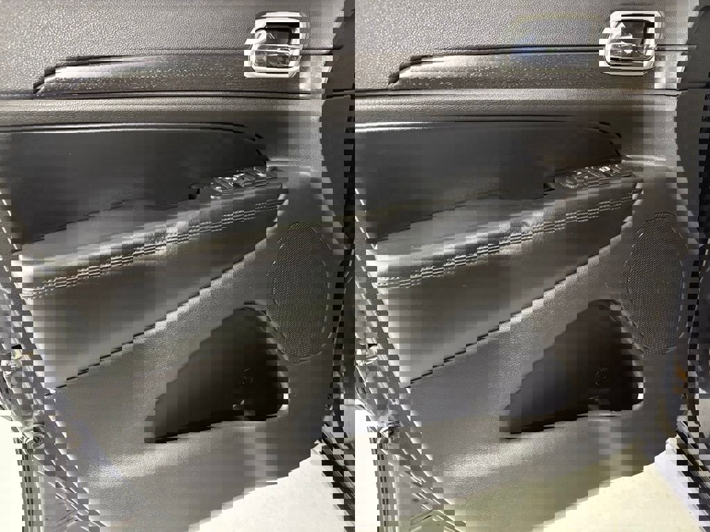 Used 2015 Jeep Grand Cherokee Altitude image 13