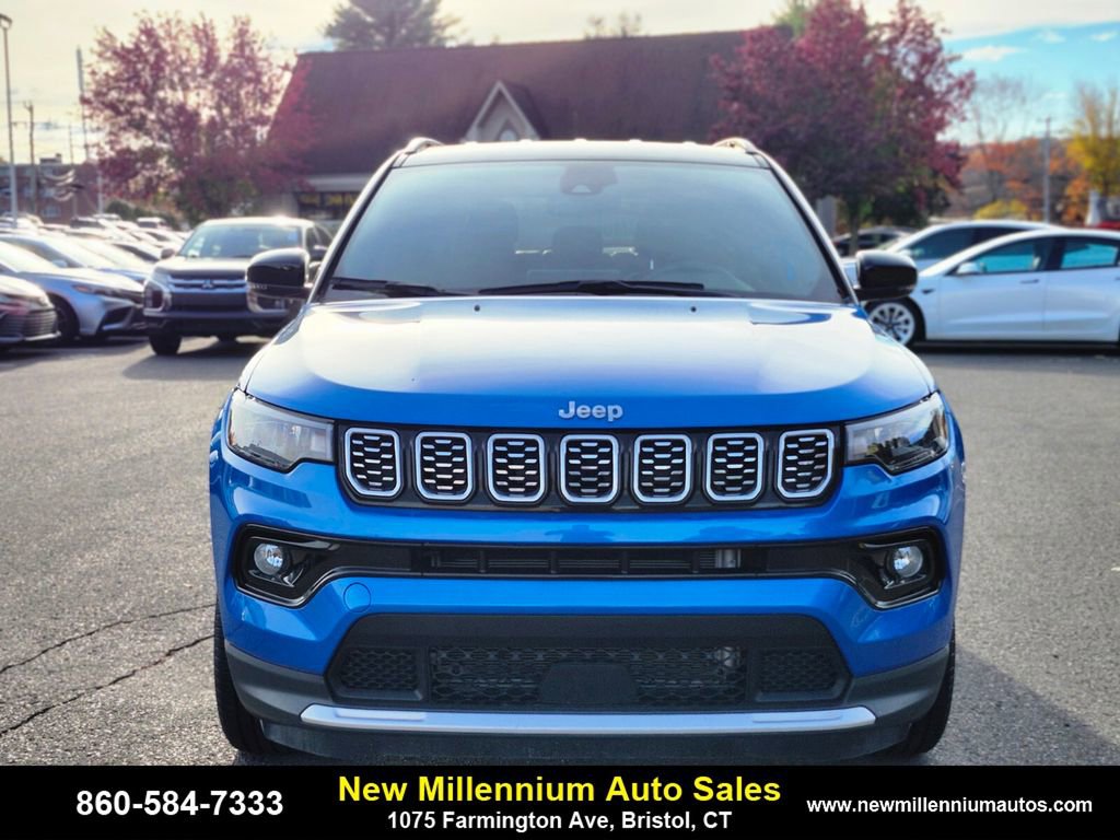 Used 2024 Jeep Compass Limited image 8