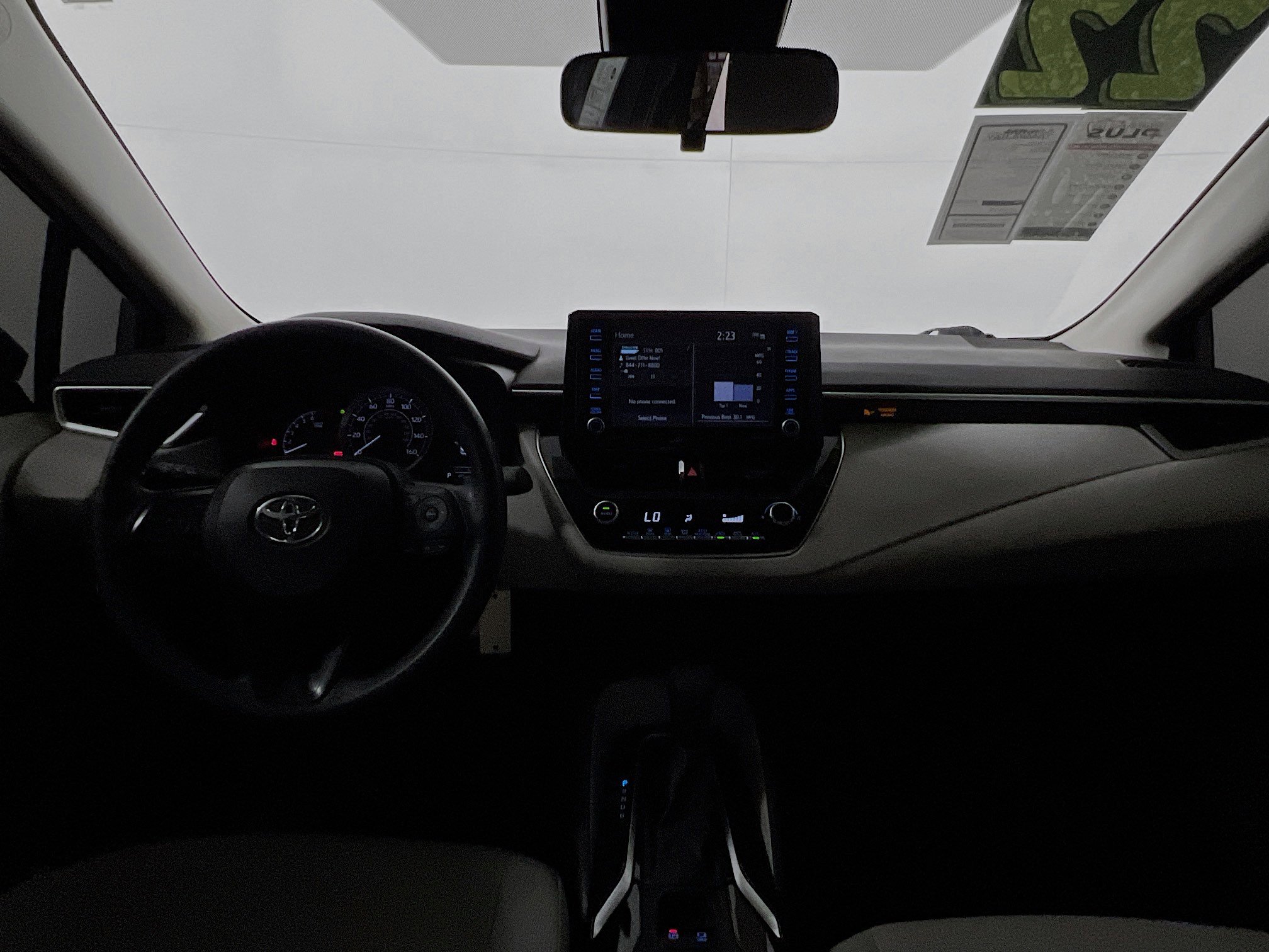 Used 2022 Toyota Corolla LE image 29