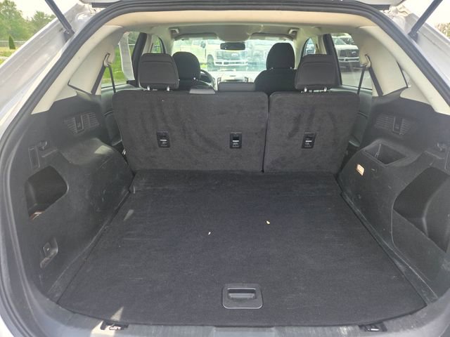 Used 2019 Ford Edge SE FWD image 12