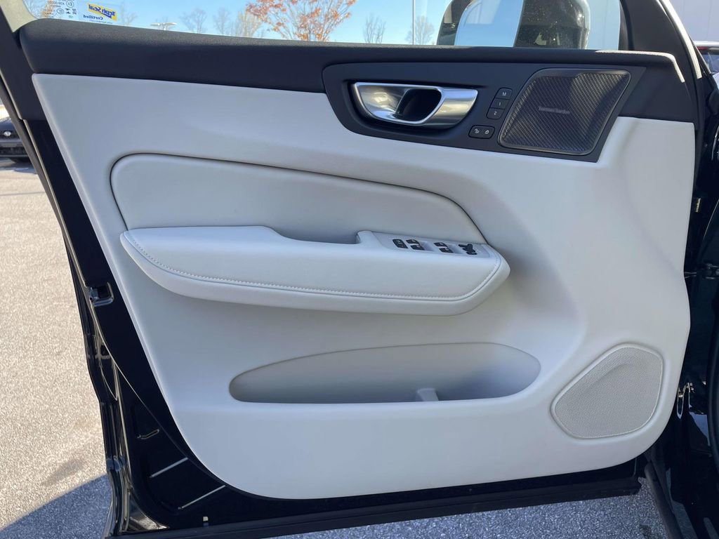 New 2026 Volvo XC60 T8 Ultra w/ Protection Package Premier image 5