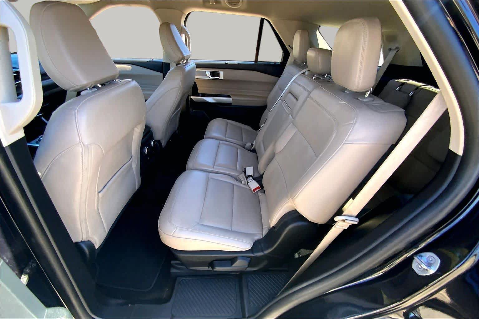Used 2023 Ford Explorer Limited AWD/4WD image 36