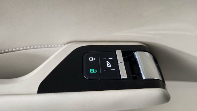 New 2026 Volvo EX90 Ultra AWD/4WD image 10