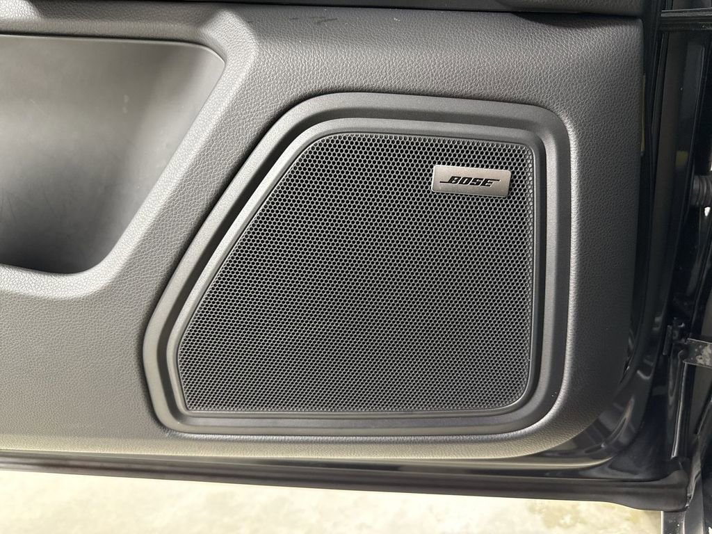 Certified 2025 Porsche Macan image 35