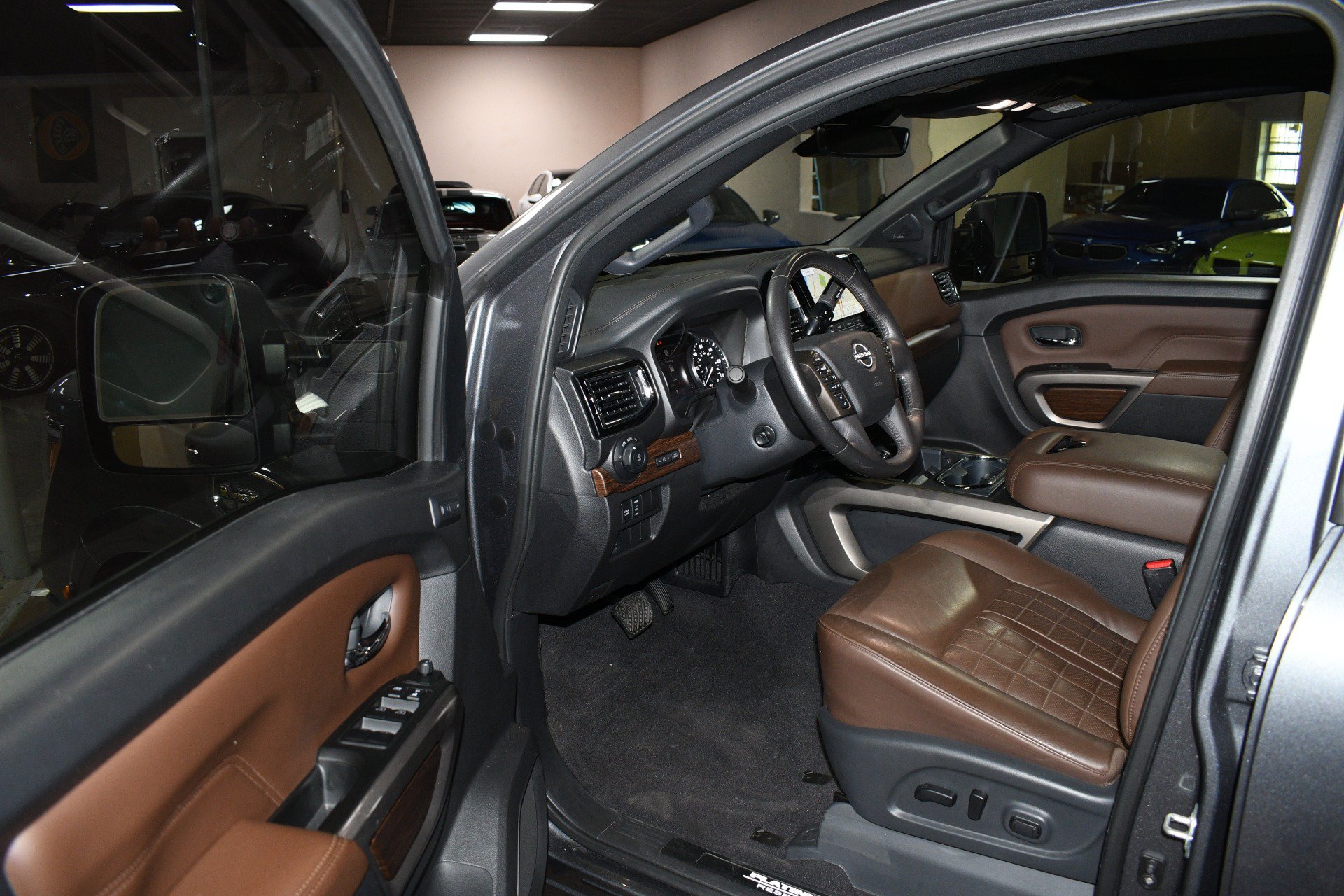 Used 2023 Nissan Titan Platinum Reserve w/ Moonroof Package AWD/4WD image 45