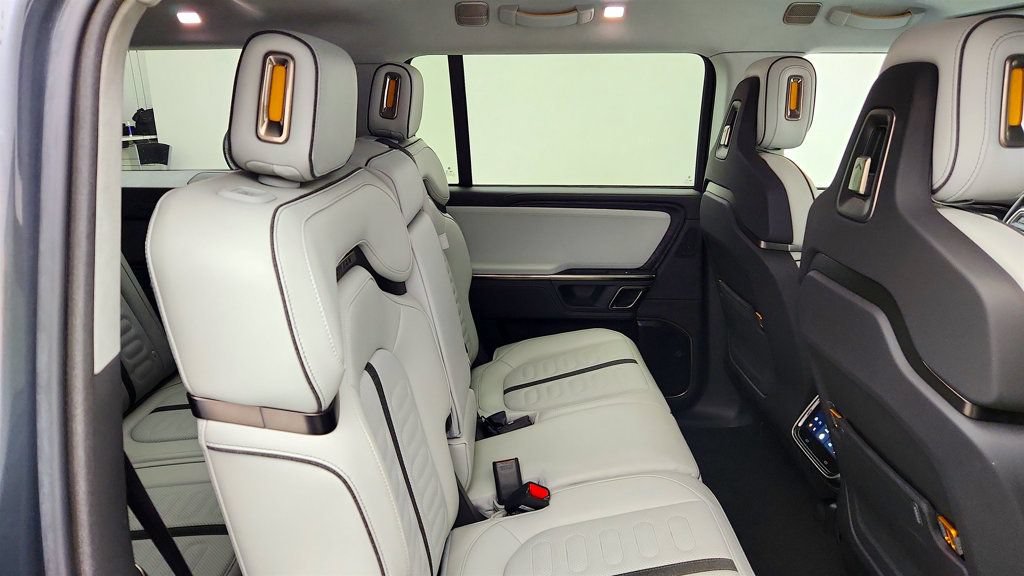 Used 2024 Rivian R1S Adventure AWD/4WD image 25