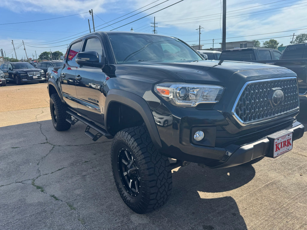 Used 2018 Toyota Tacoma TRD Off-Road w/ Technology Package image 7