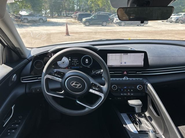 Used 2024 Hyundai Elantra SEL image 13