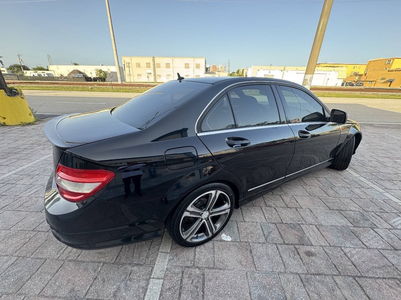 Used 2009 Mercedes-Benz C 300 Sedan image 7