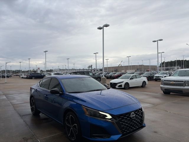 Certified 2025 Nissan Altima 2.5 SR image 5