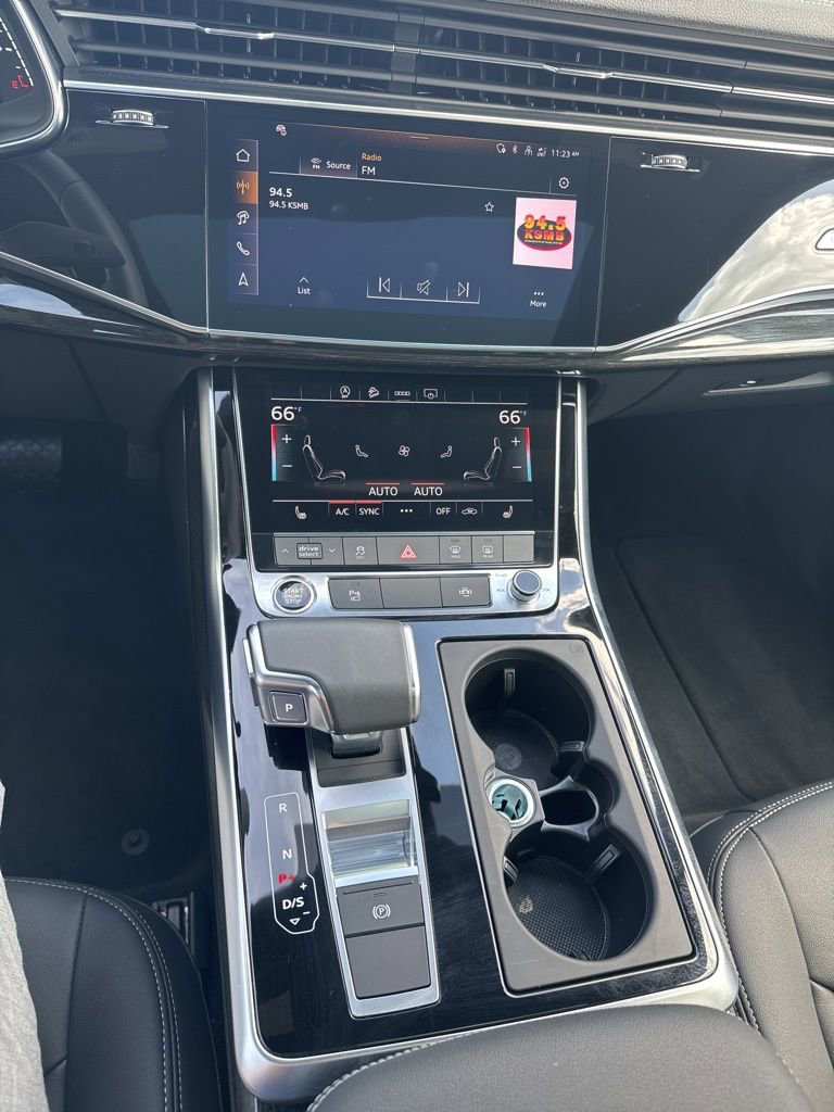Used 2025 Audi Q8 Premium w/ Black Optic Package image 10