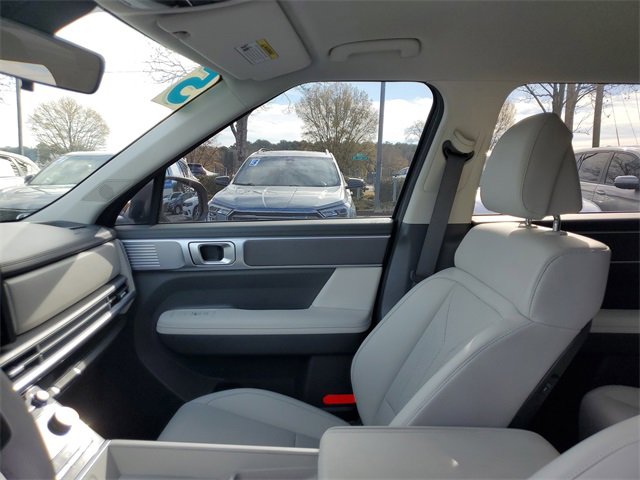 Used 2025 Hyundai Santa Fe SEL image 17
