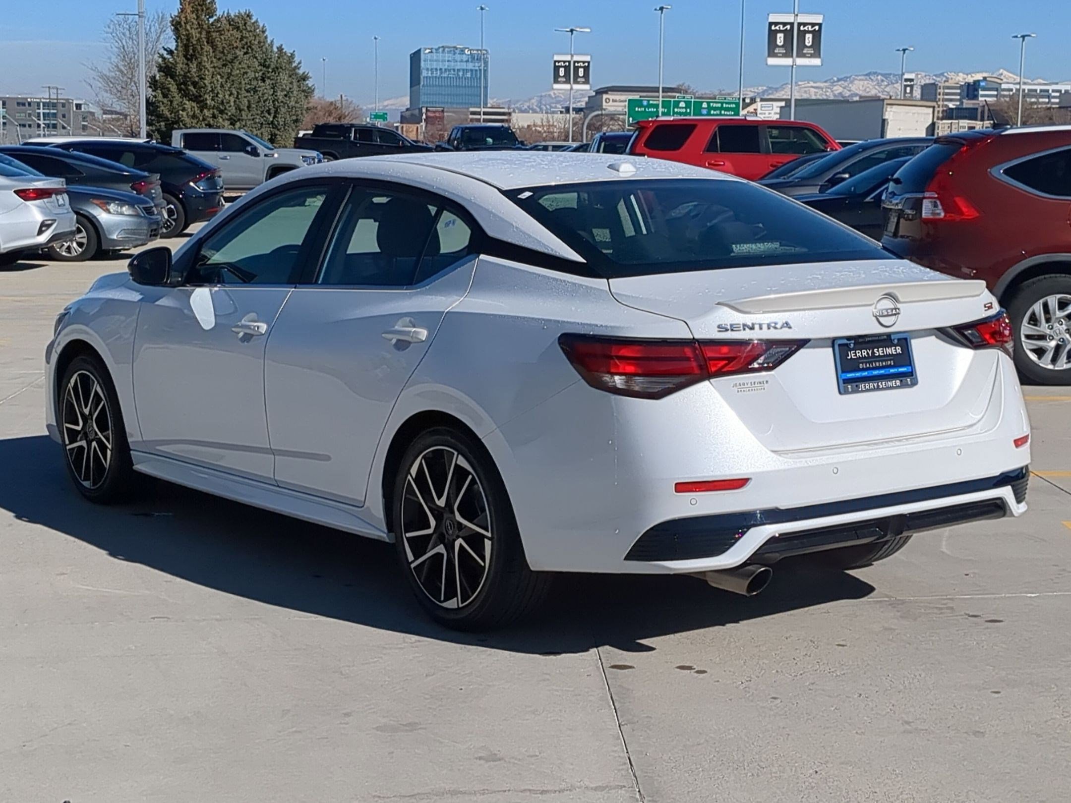 Used 2025 Nissan Sentra SR image 4