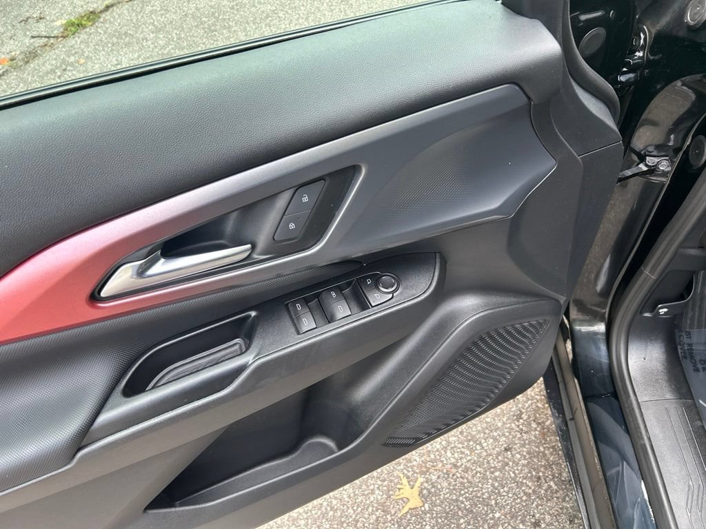 Used 2025 Chevrolet Equinox EV RS FWD image 16