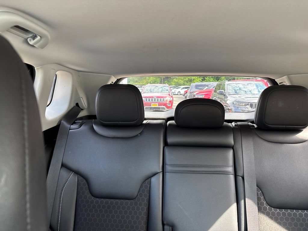 Used 2019 Jeep Compass Latitude w/ Cold Weather Group AWD/4WD image 30