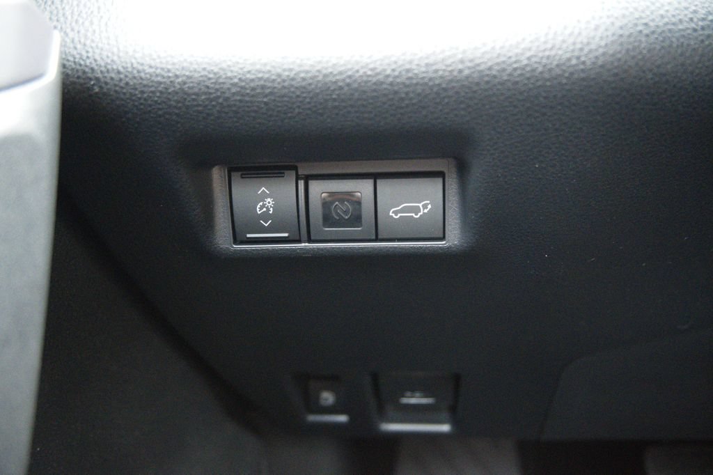 New 2026 Toyota RAV4 XSE AWD/4WD image 31