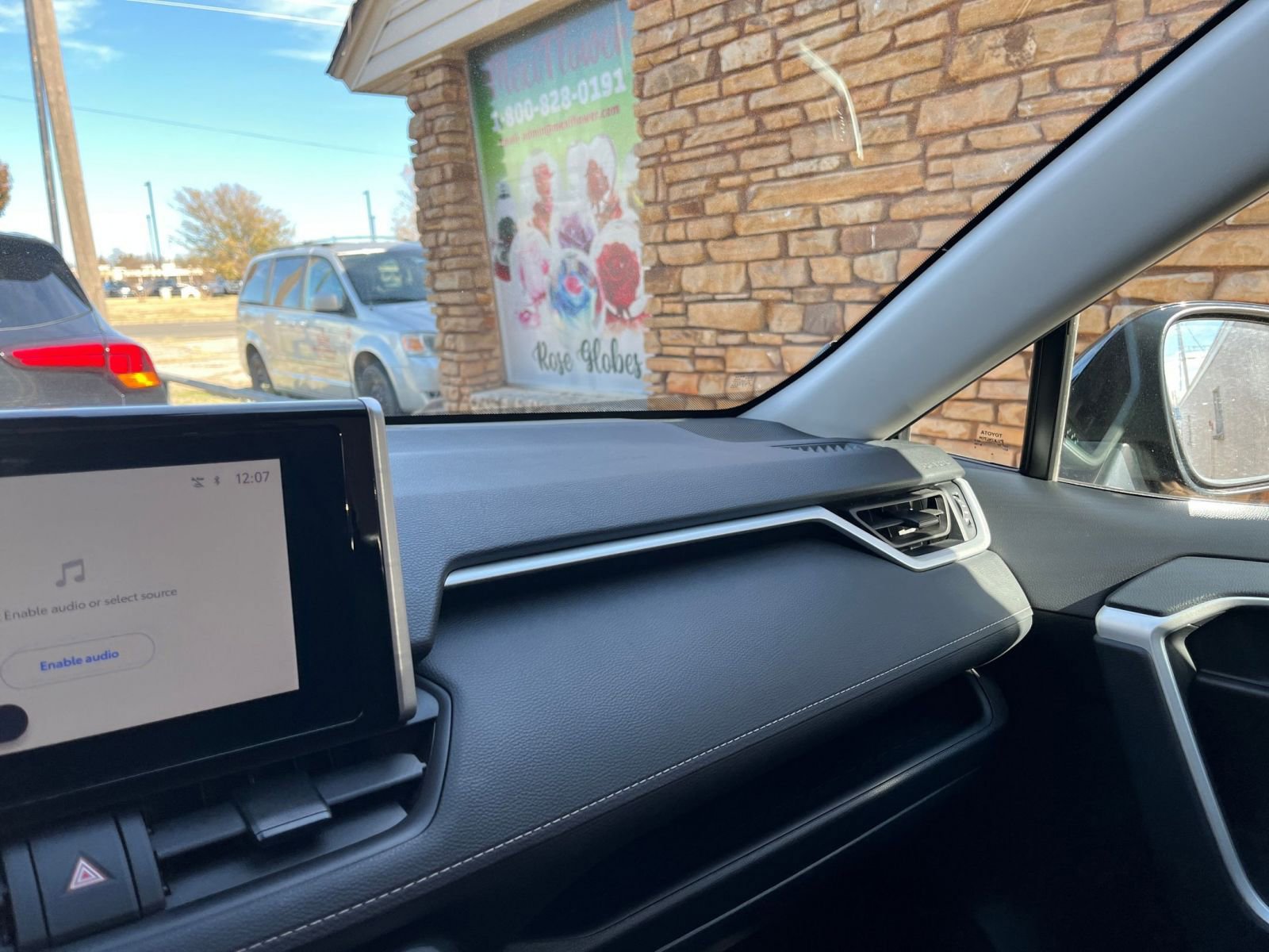 Used 2025 Toyota RAV4 XLE image 35