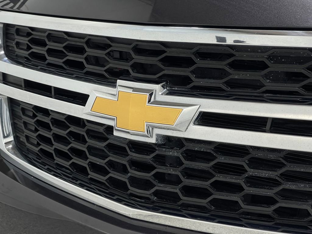 Used 2017 Chevrolet Suburban LT image 40