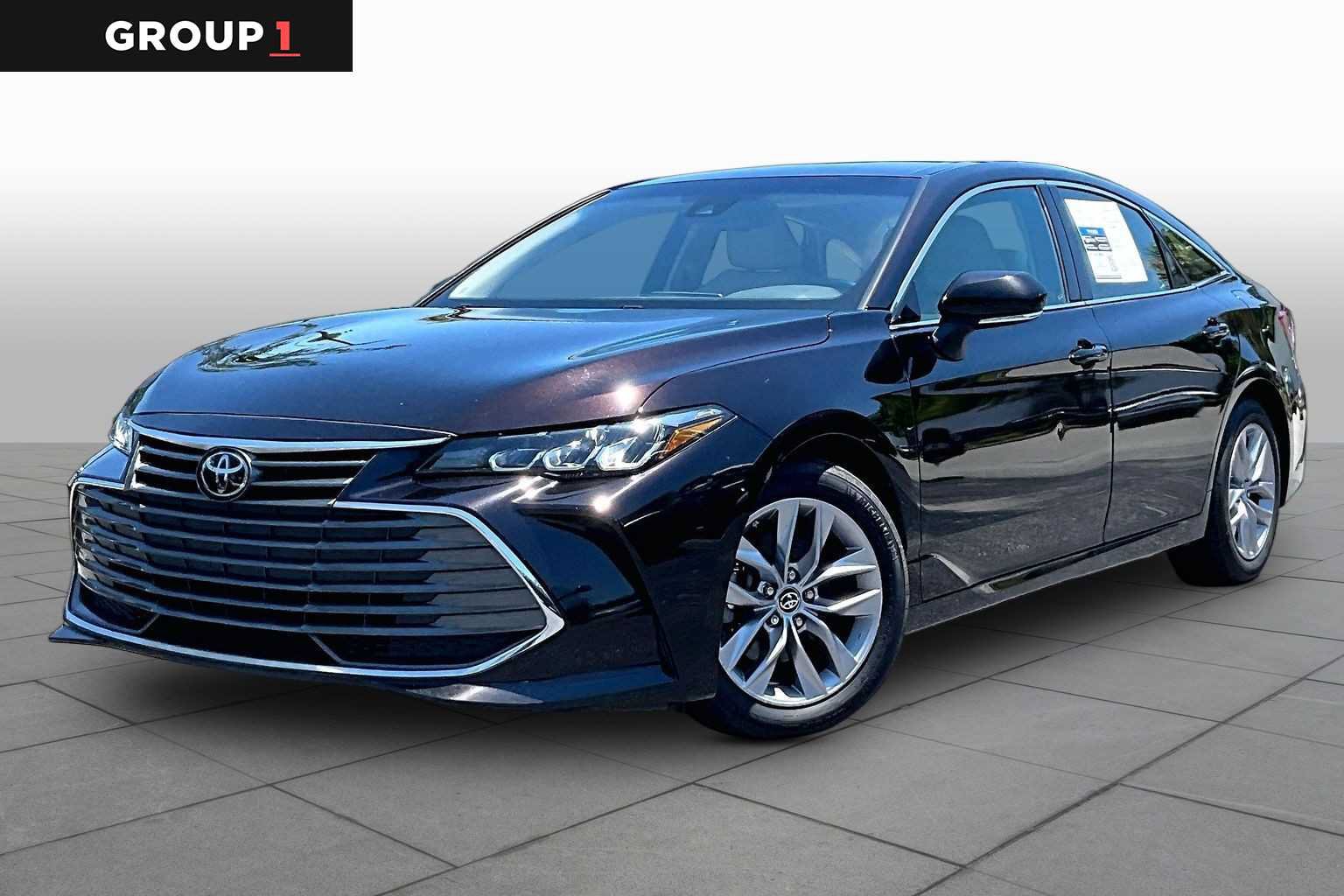 Used 2019 Toyota Avalon XLE w/ Moonroof Package FWD video 1