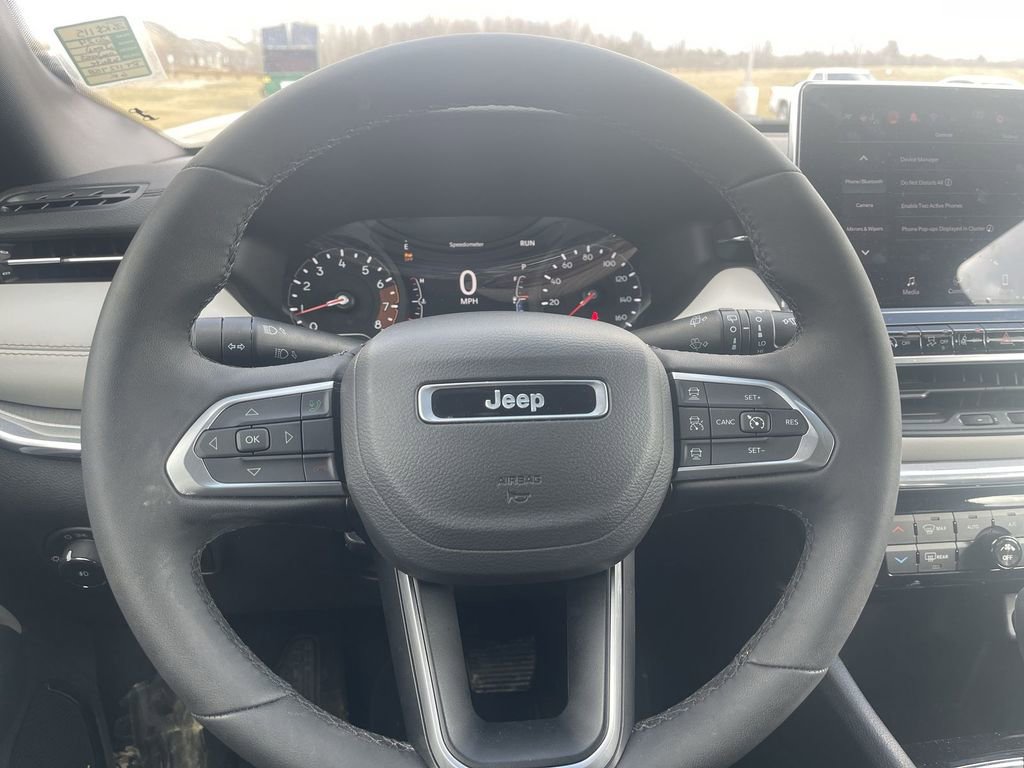 Used 2024 Jeep Compass Limited image 18
