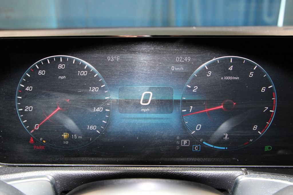Used 2022 Mercedes-Benz GLB 250 4MATIC image 11