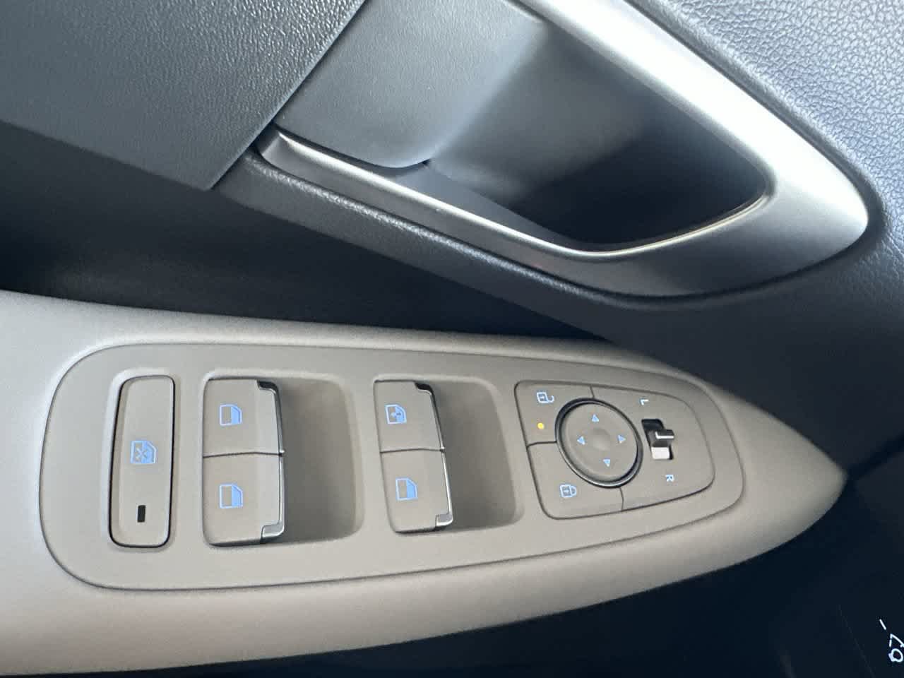Used 2026 Hyundai Sonata SE FWD image 17
