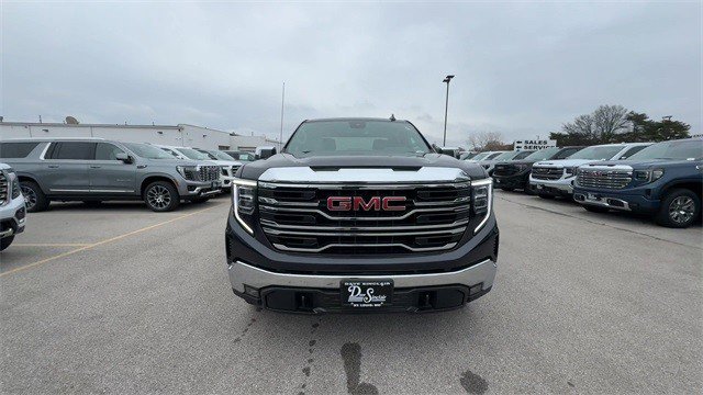 New 2026 GMC Sierra 1500 SLT w/ SLT Premium Package image 3