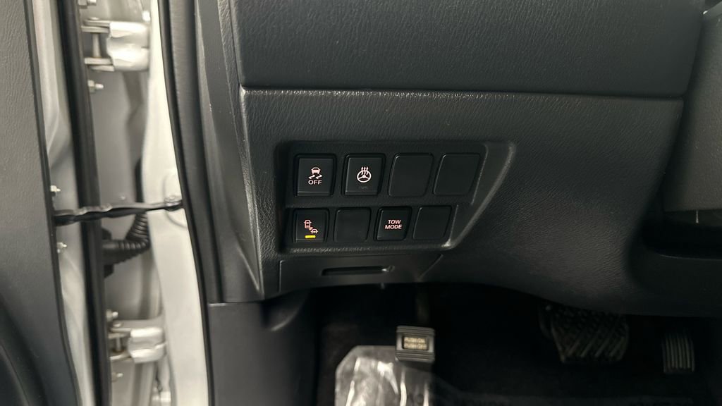 Used 2019 Nissan Pathfinder SV w/ SV Tech Package AWD/4WD image 27