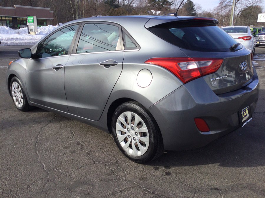 Used 2017 Hyundai Elantra GT image 8