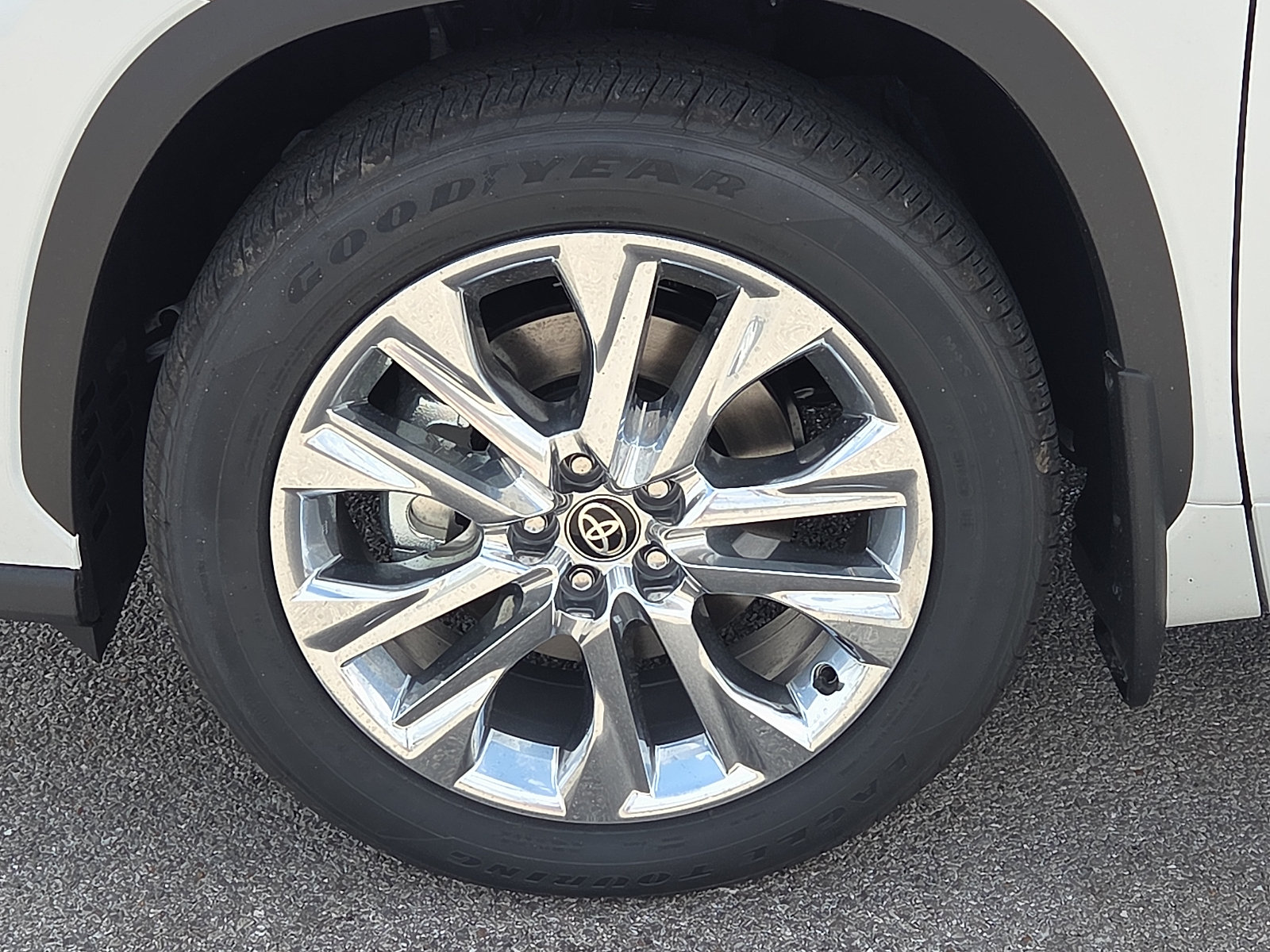 New 2026 Toyota Highlander Limited AWD/4WD image 5