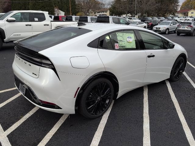 New 2026 Toyota Prius Plug-In Hybrid FWD image 3