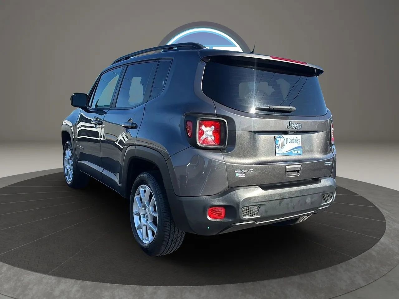 Used 2019 Jeep Renegade Latitude AWD/4WD image 17