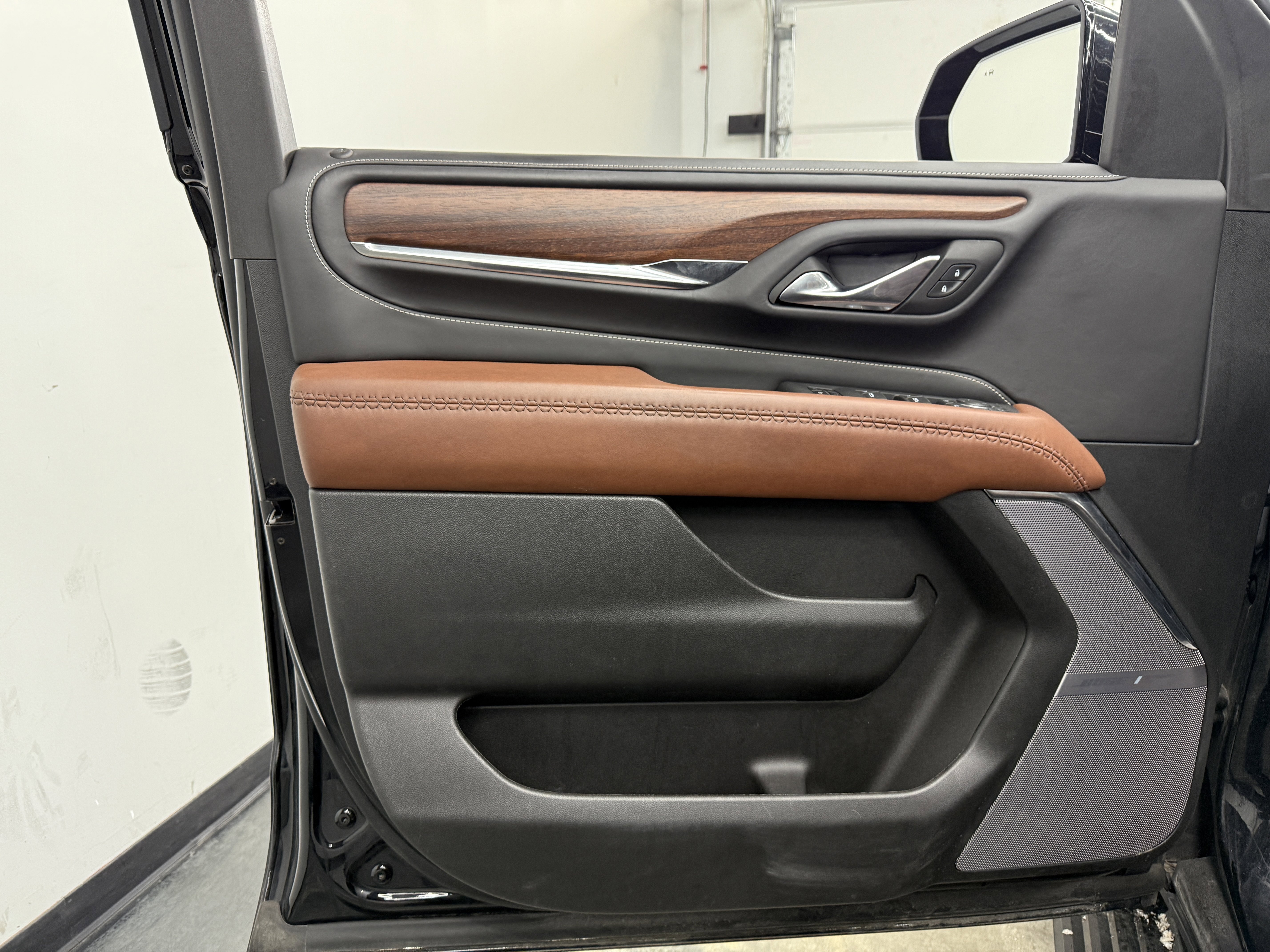 Used 2023 GMC Yukon Denali Ultimate image 9