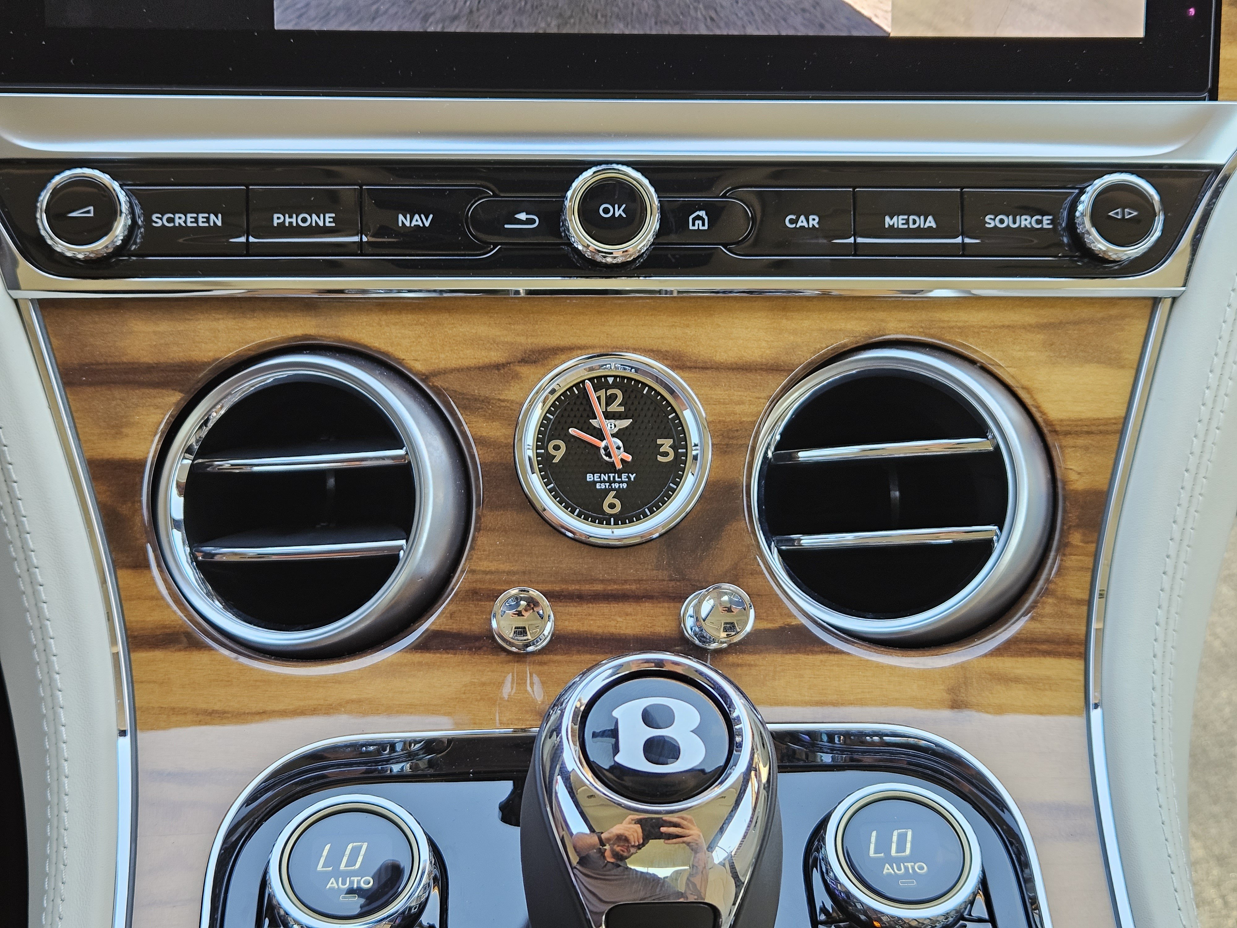 Used 2023 Bentley Continental GT V8 AWD/4WD image 17
