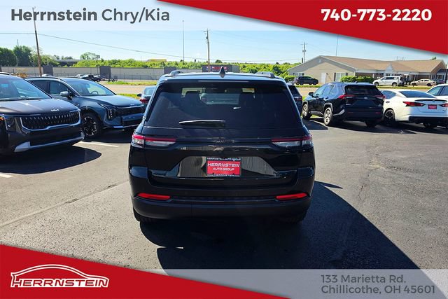 Used 2023 Jeep Grand Cherokee Altitude AWD/4WD image 30