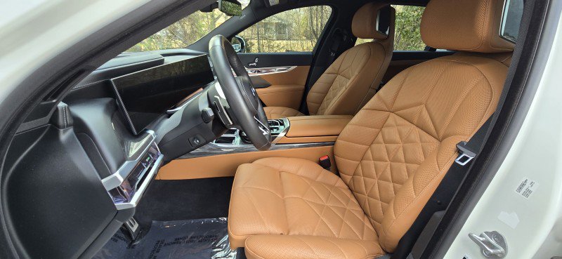 Certified 2023 BMW 740i image 19