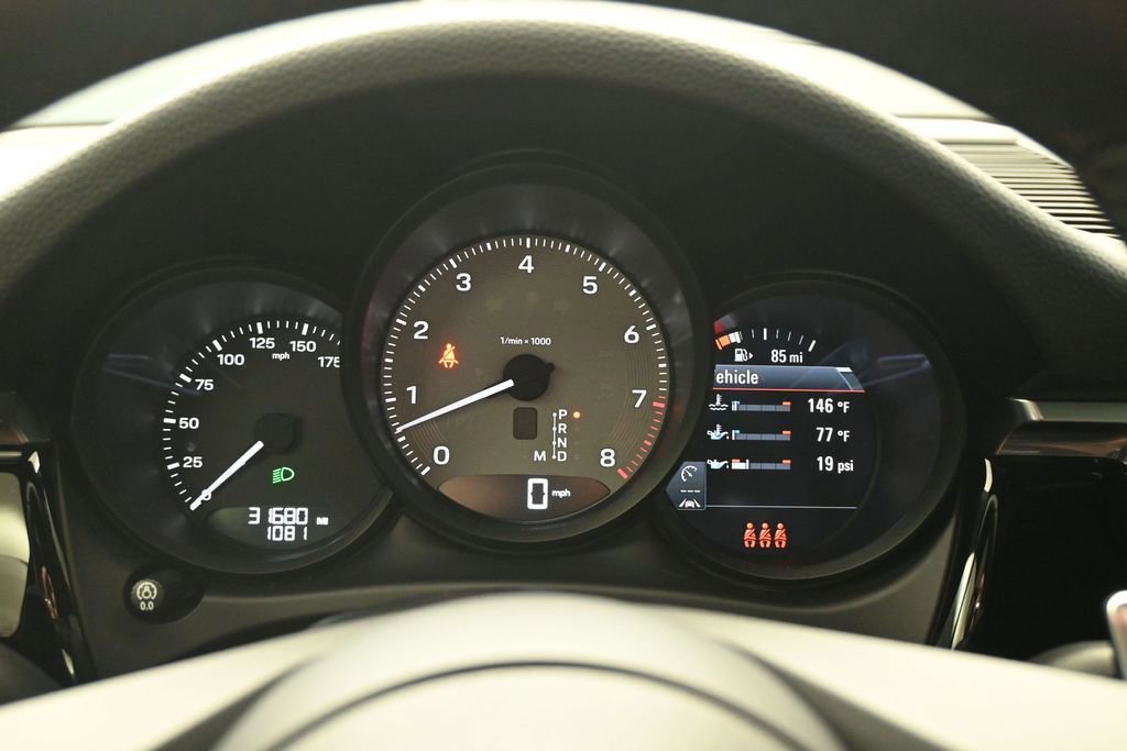 Certified 2024 Porsche Macan S AWD/4WD image 18