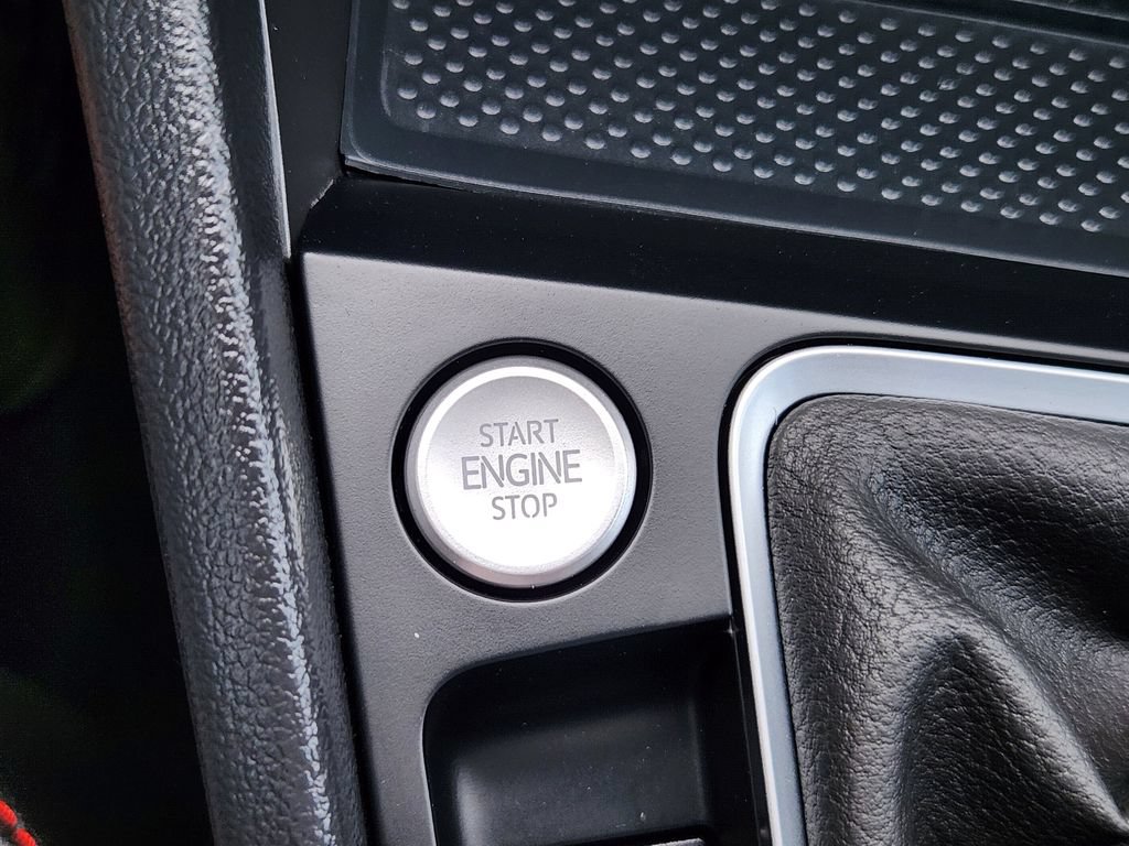Certified 2025 Volkswagen Jetta GLI Autobahn w/ GLI Black Package FWD image 18
