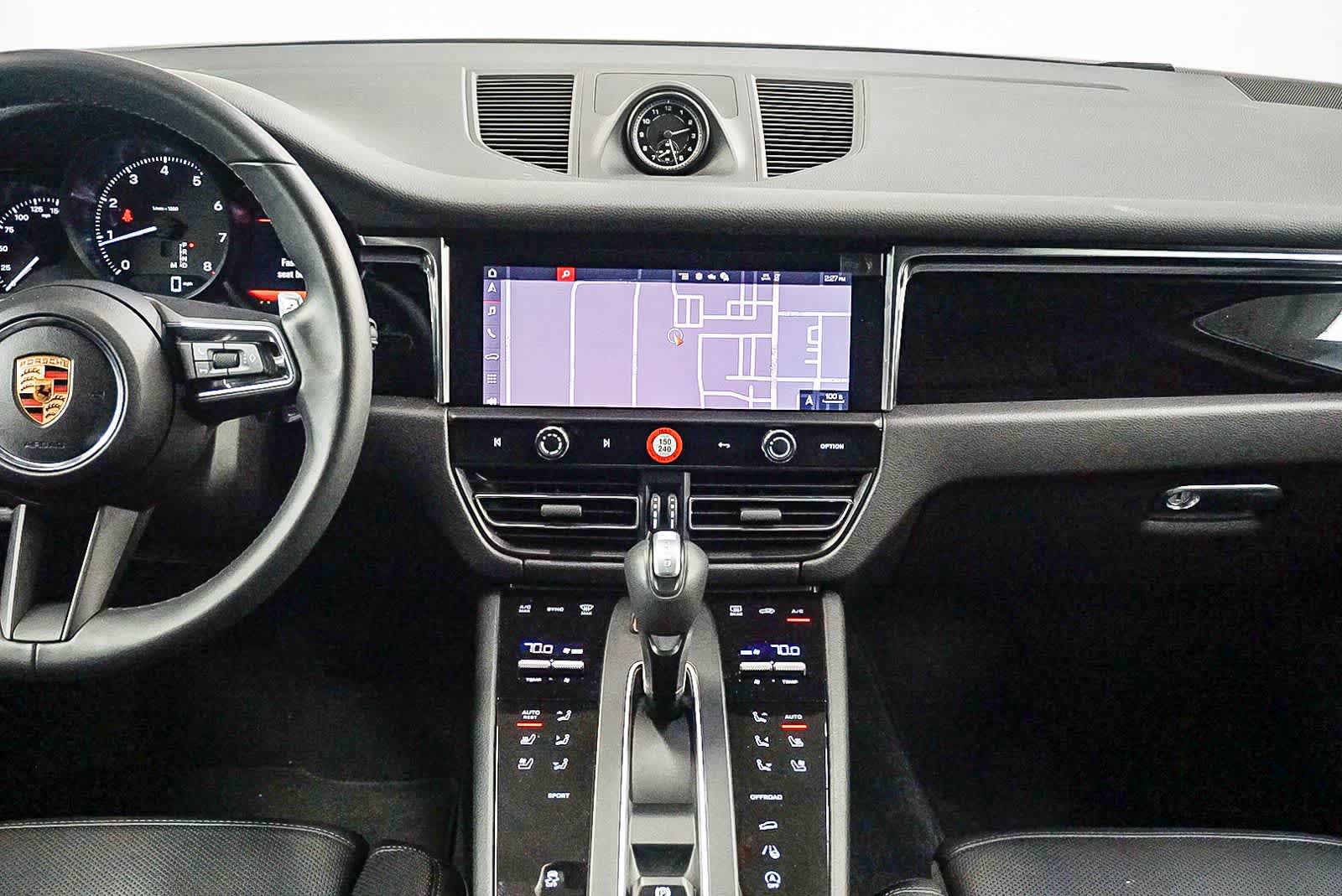 Certified 2025 Porsche Macan AWD/4WD image 14