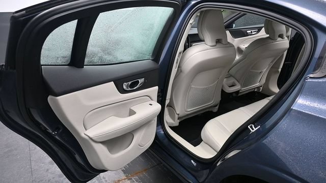 Used 2021 Volvo S60 T6 Momentum AWD/4WD image 23