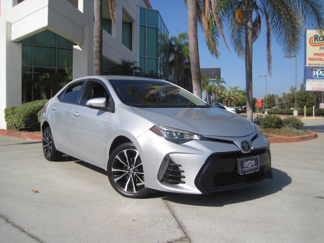 Used 2017 Toyota Corolla SE FWD image 1