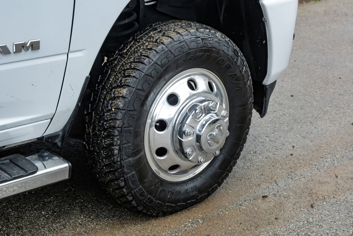 Used 2024 RAM 3500 Laramie w/ Bed Utility Group image 62