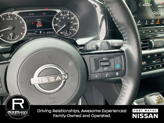 Used 2024 Nissan Pathfinder SL AWD/4WD image 23