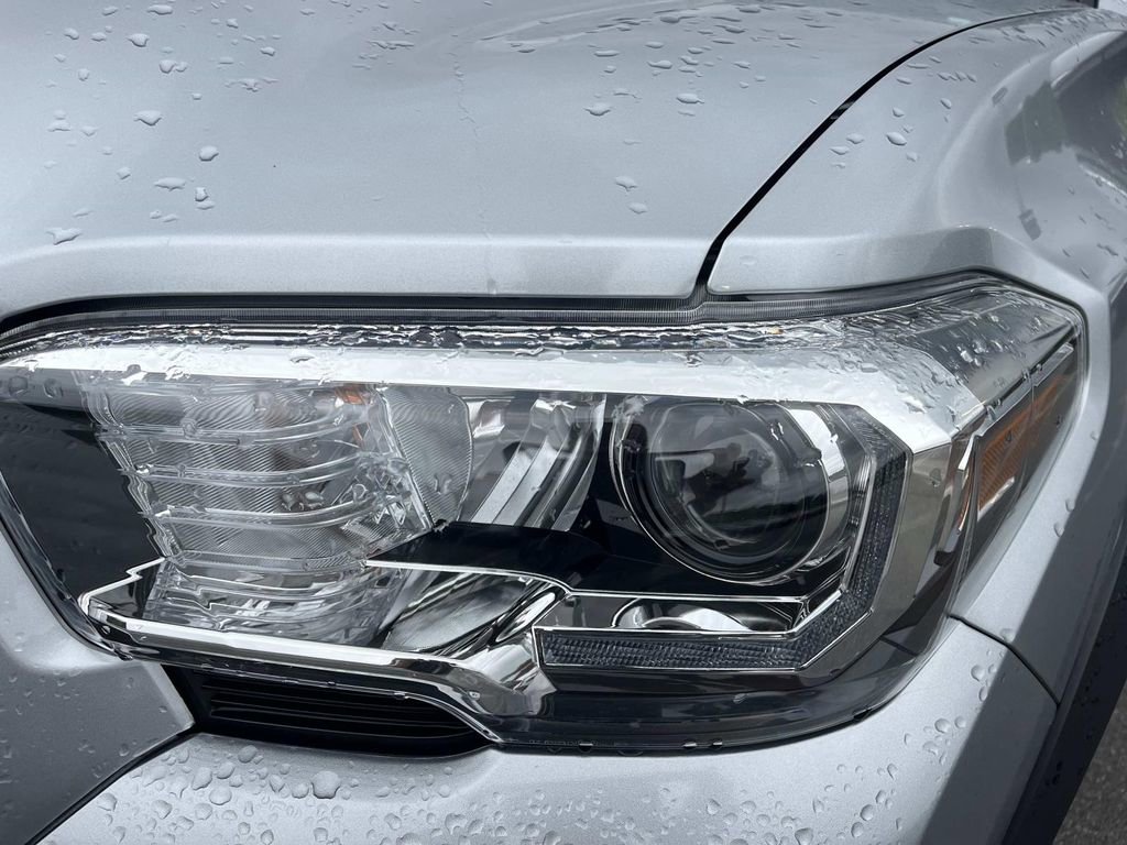 Used 2023 Toyota Tacoma TRD Off-Road AWD/4WD image 9