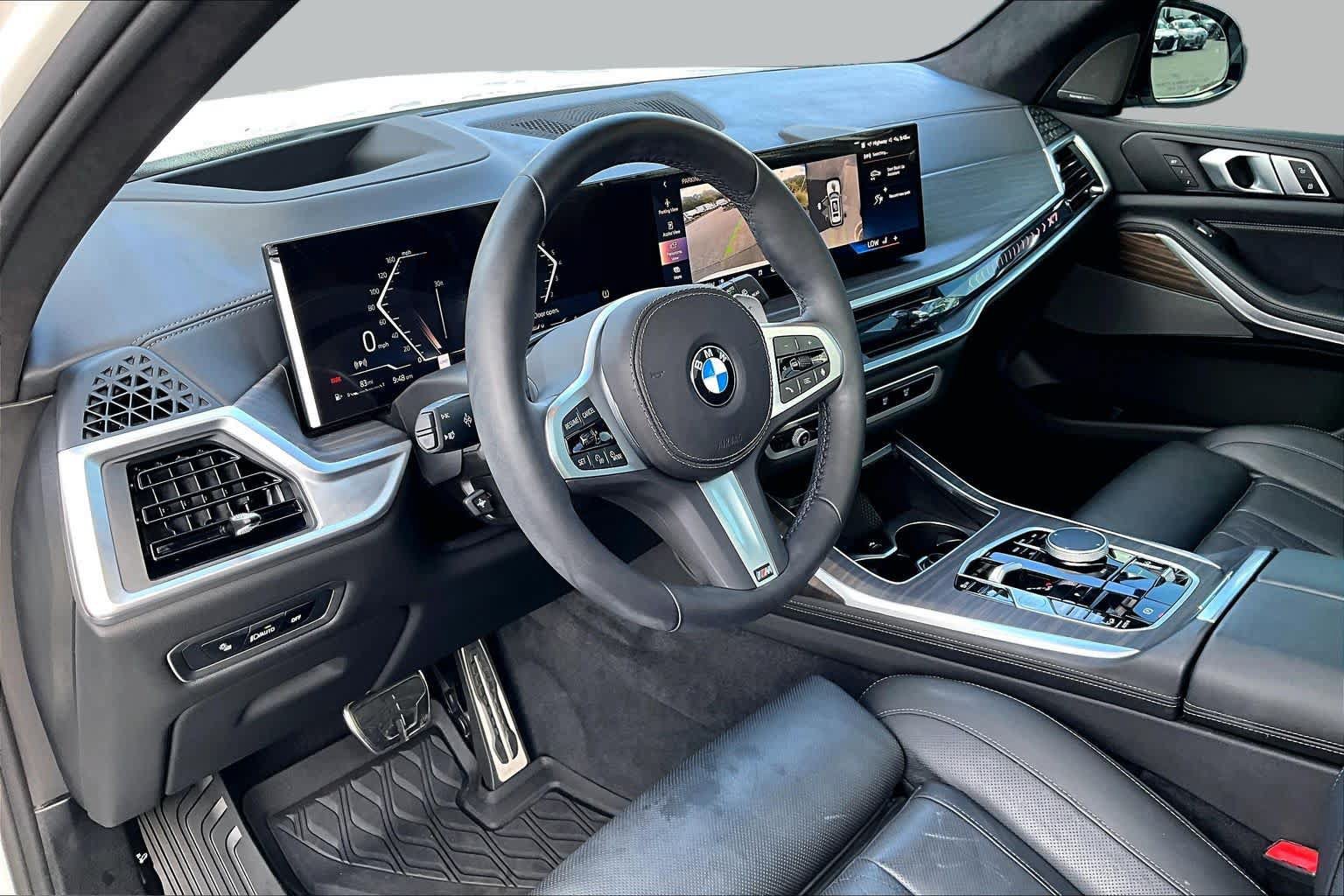 Used 2025 BMW X7 xDrive40i w/ M Sport Package AWD/4WD image 18