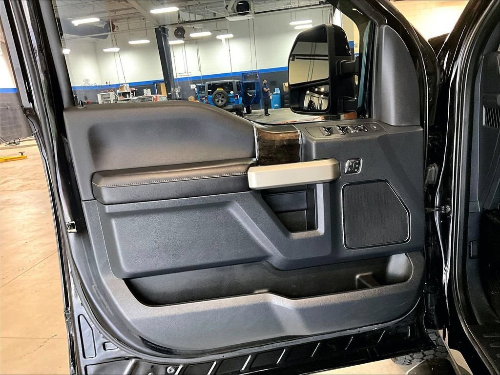 Used 2022 Ford F250 Lariat w/ Lariat Ultimate Package AWD/4WD image 9
