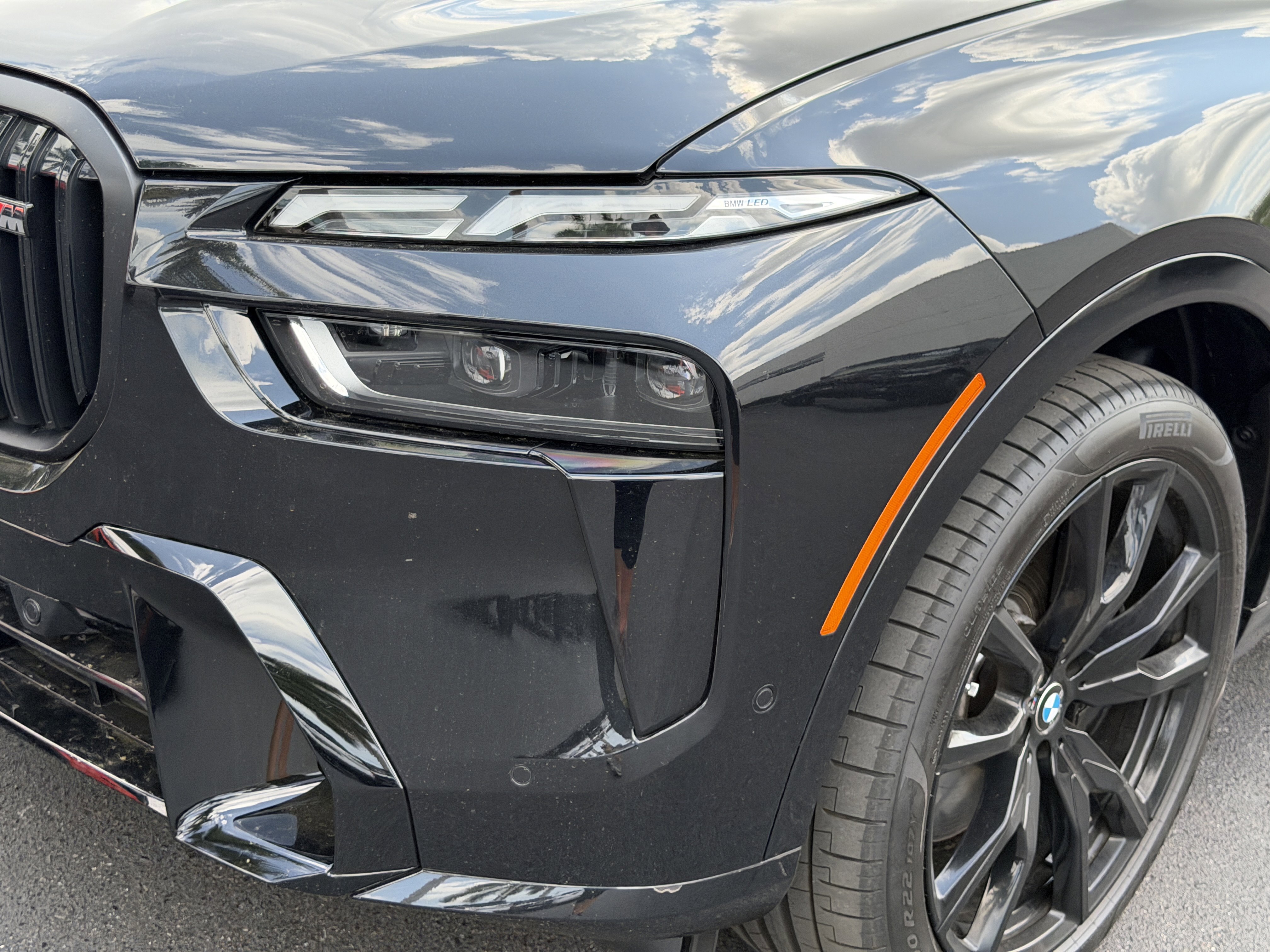 Used 2025 BMW X7 M60i AWD/4WD image 8