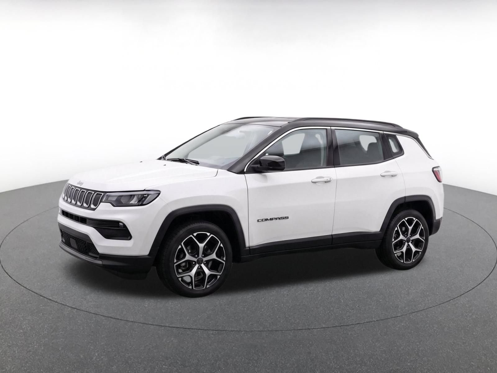 Used 2025 Jeep Compass Limited AWD/4WD image 3