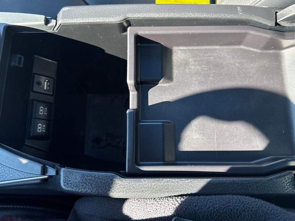 Used 2019 Toyota Avalon XLE w/ Moonroof Package image 25