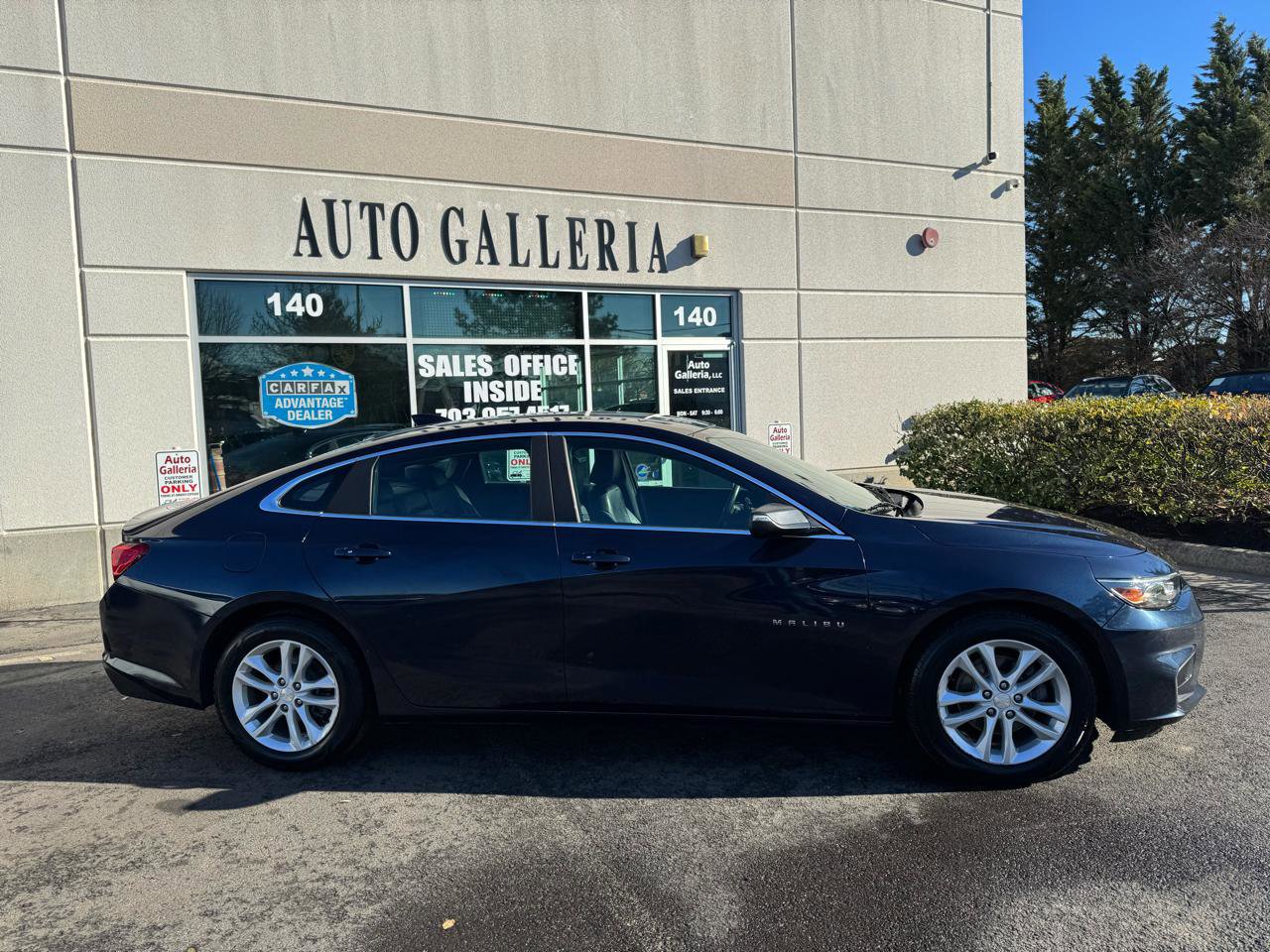 Used 2017 Chevrolet Malibu LT w/ Leather Package image 2